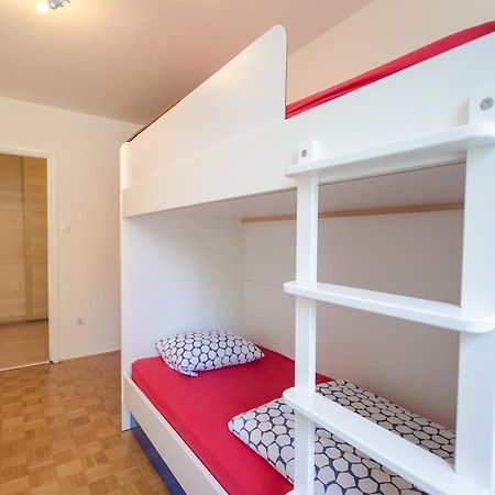 Apartment Near The Train Station Ljubljana Kültér fotó