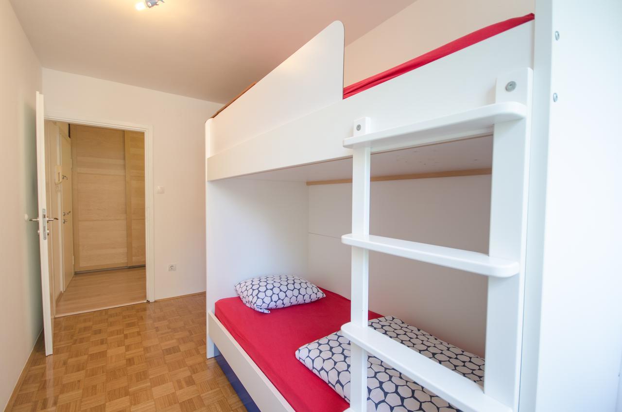 Apartment Near The Train Station Ljubljana Kültér fotó
