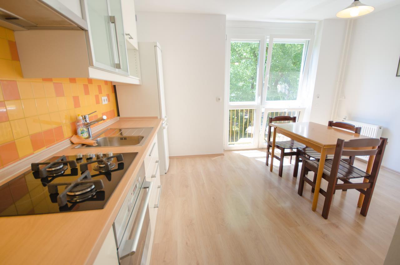 Apartment Near The Train Station Ljubljana Kültér fotó