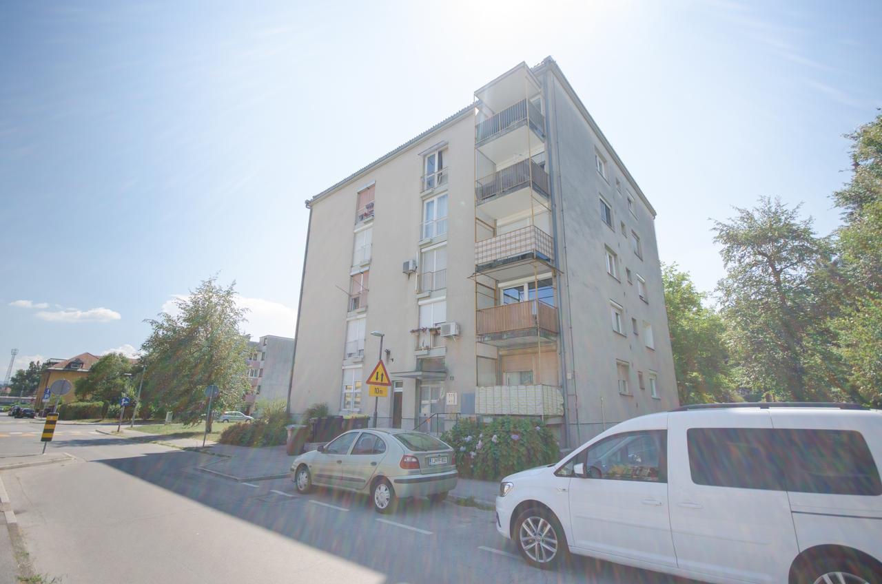 Apartment Near The Train Station Ljubljana Kültér fotó