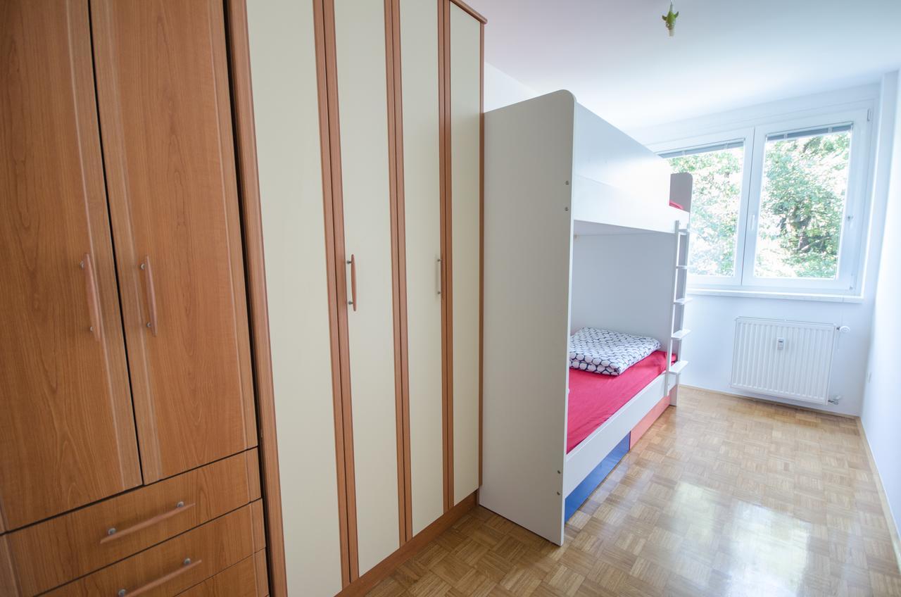 Apartment Near The Train Station Ljubljana Kültér fotó