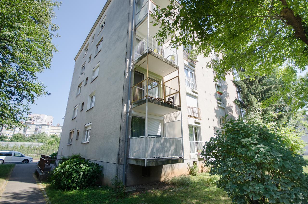 Apartment Near The Train Station Ljubljana Kültér fotó